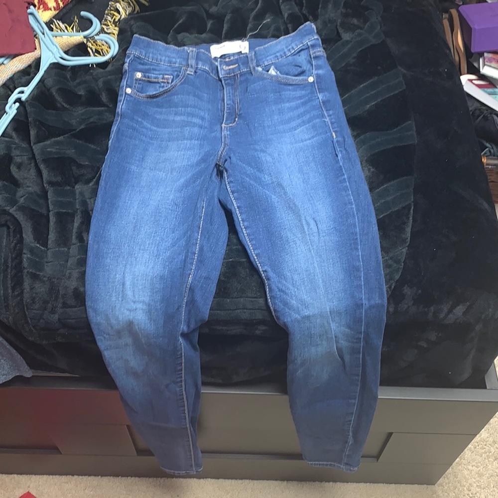 Hugh wasted jeans